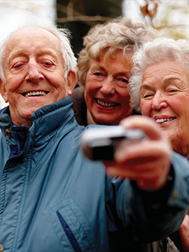 mtc-elderly-selfy